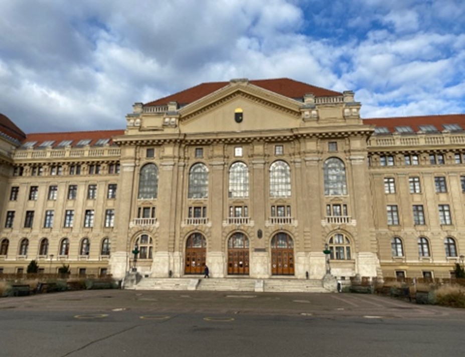 From Hungary 医学部で学ぶ大妻中野生からのメッセージとレポート