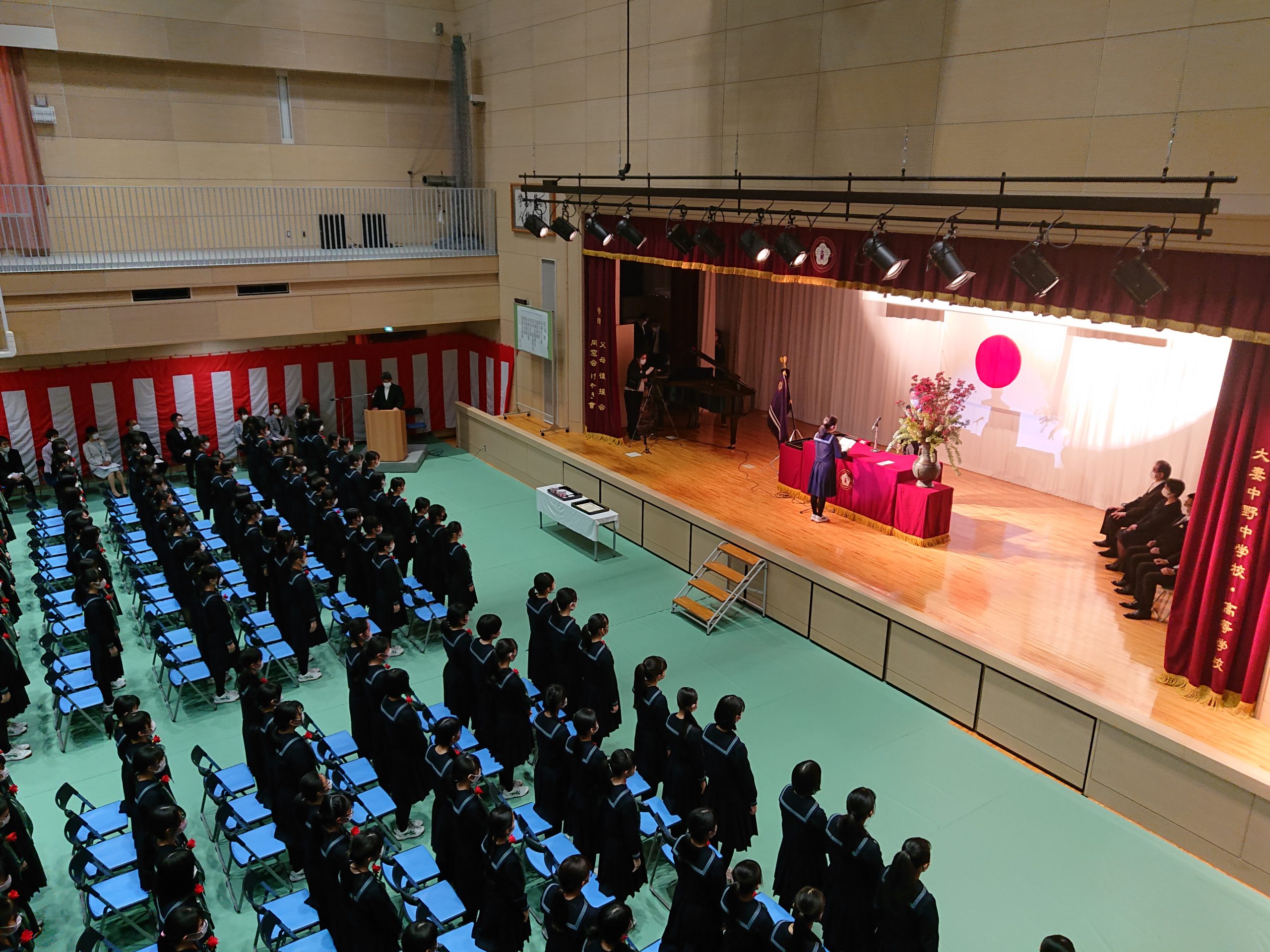 困難の大きさだけ成長する前向きさ　大妻中野中学校卒業式