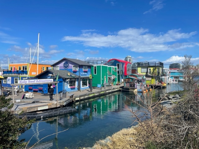 De la France & From Canada – New Study Abroad Reports