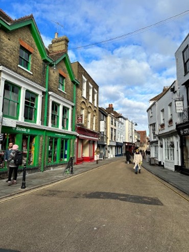 From Europe – ヨーロッパ4か国からの留学レポート